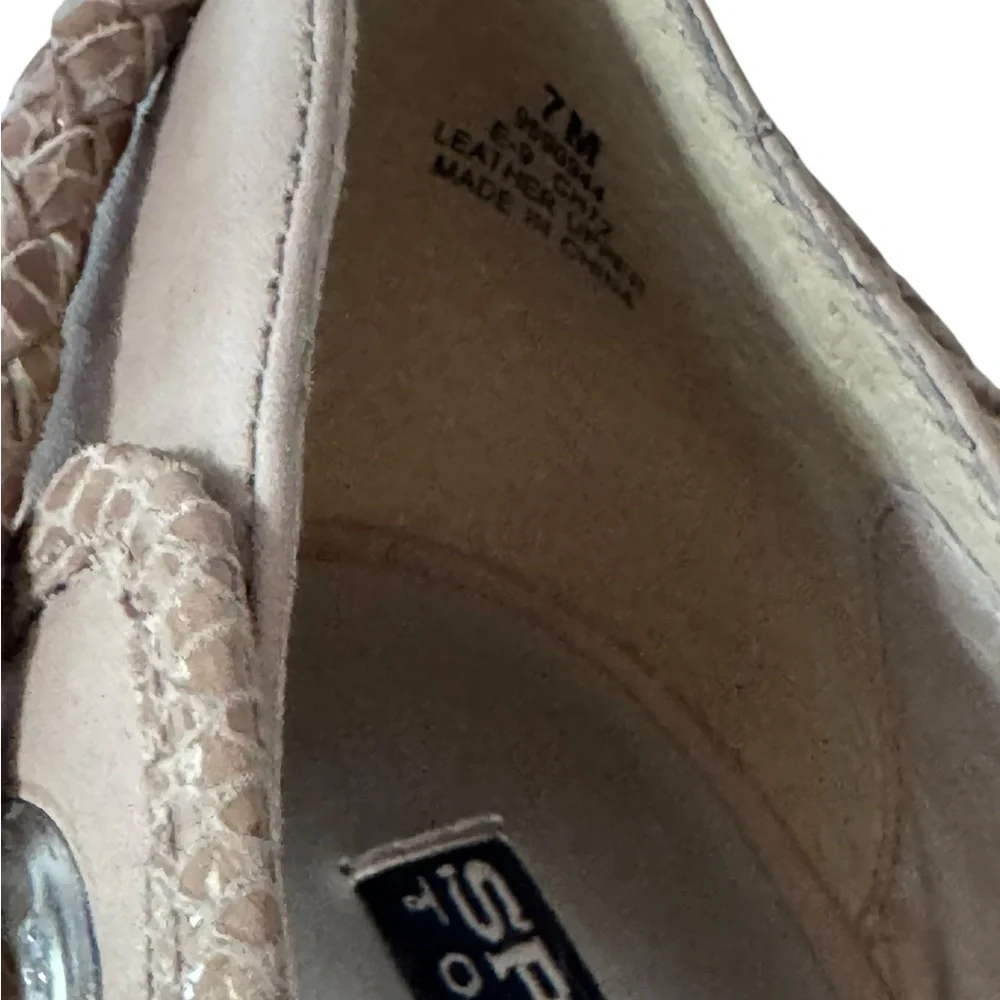Sperry questions leave